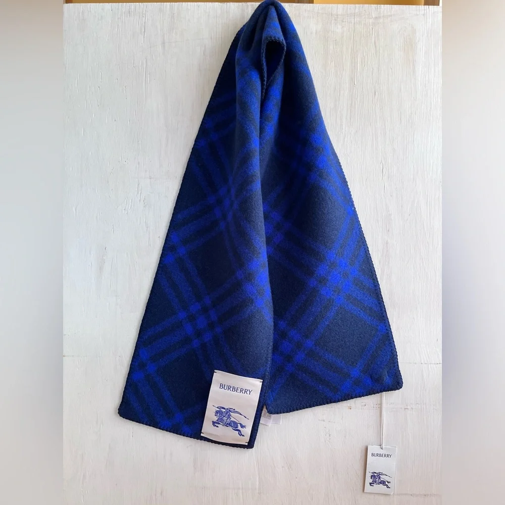 BURBERRY- Equestrian Knight Design Patch Check Wool Scarf - Picture 2 of 10